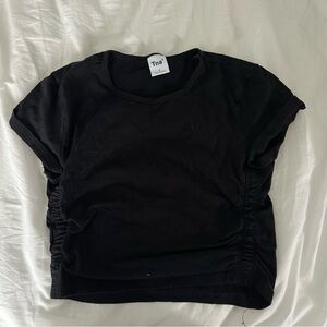 Aritzia TNA Scrunch Cropped Black Top